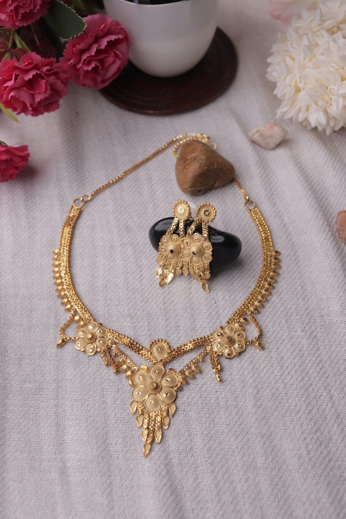 Minimal Gold Plated Short Necklace